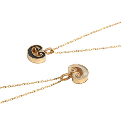 Akants Necklace Two Sides with Mother-of-Pearl and Onyx