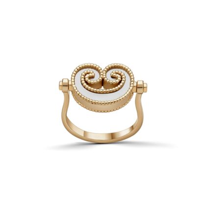 Akants ring with stones